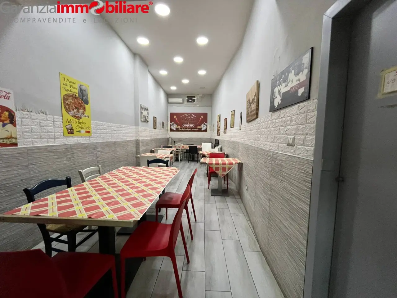 Negozio in Calata Capodichino 34, Napoli, {3} - Foto 2