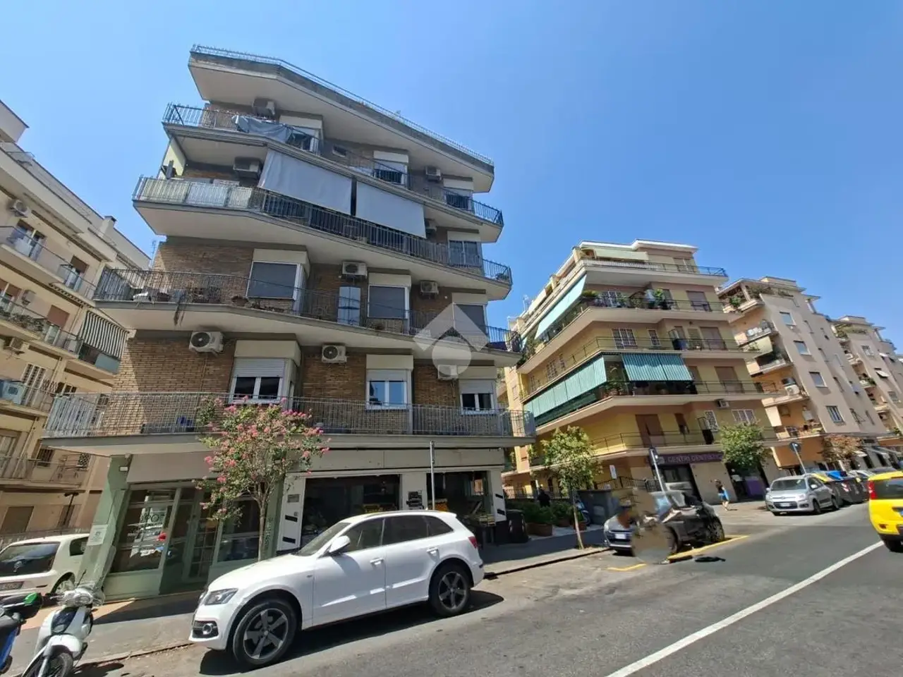 Magazzino in Via di Val Tellina 71, Roma, {3} - Foto 2