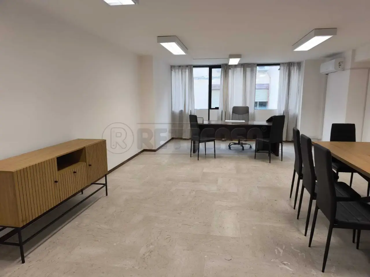 Ufficio in Via Carlo Cattaneo  42, Marsala, {3} - Foto 1