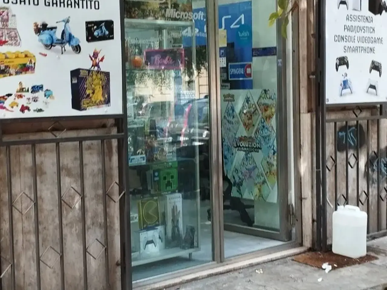 Negozio in Via Sammartino 28/a, Palermo, {3} - Foto 1