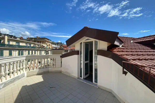 Penthouse in Piazza Cristoforo Colombo, Sanremo - Foto 1