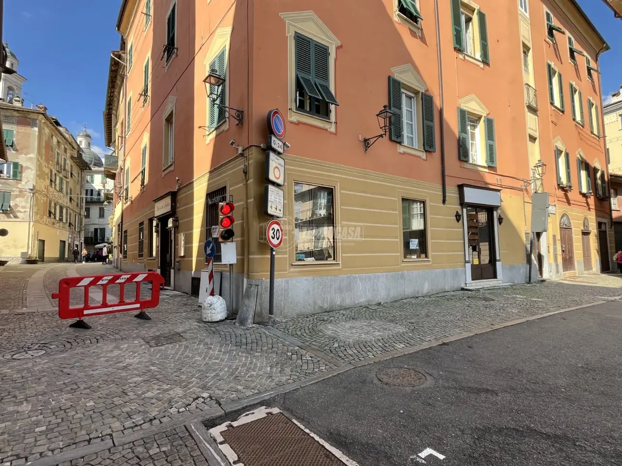 Negozio in Via Borgo di Dentro 2, Ovada, {3} - Foto 1