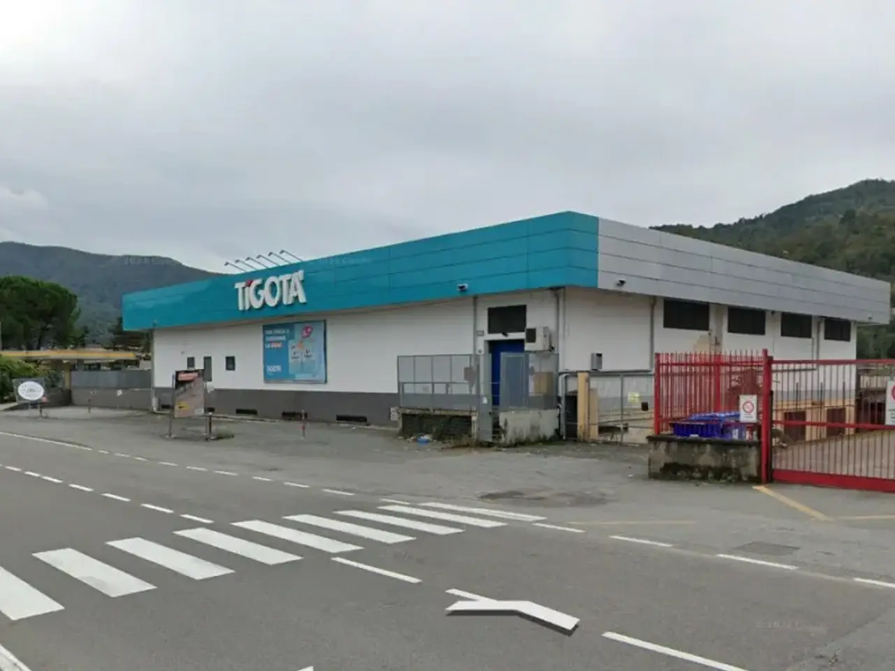 Magazzino in Viale Lunigiana N. 9, Aulla, {3} - Foto 1