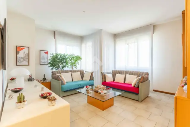 Dreizimmerwohnung in Viale Lombardia 22, Buccinasco - Foto 1