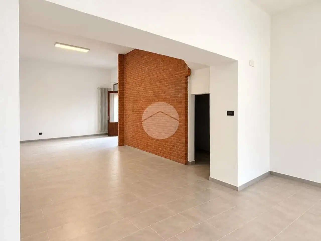 Negozio in Piazza Vittorio Emanuele II, Dalmine, {3} - Foto 1