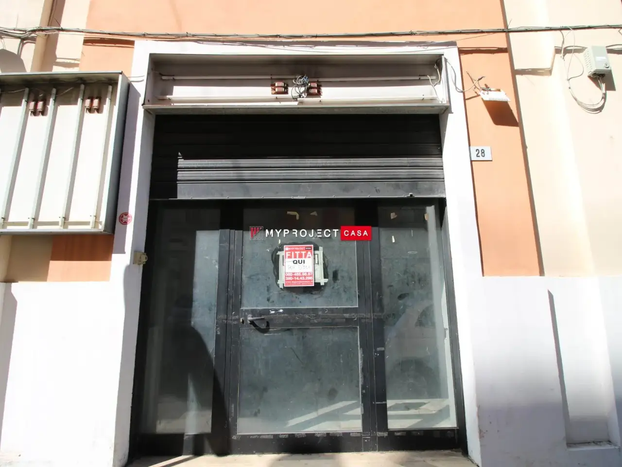 Negozio in Viale Domenico Carella, Martina Franca, {3} - Foto 2