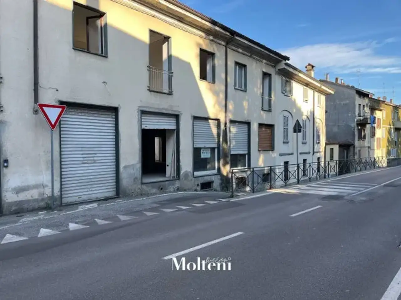Negozio in Via Sant'Agnese 29a, Olginate, {3} - Foto 1