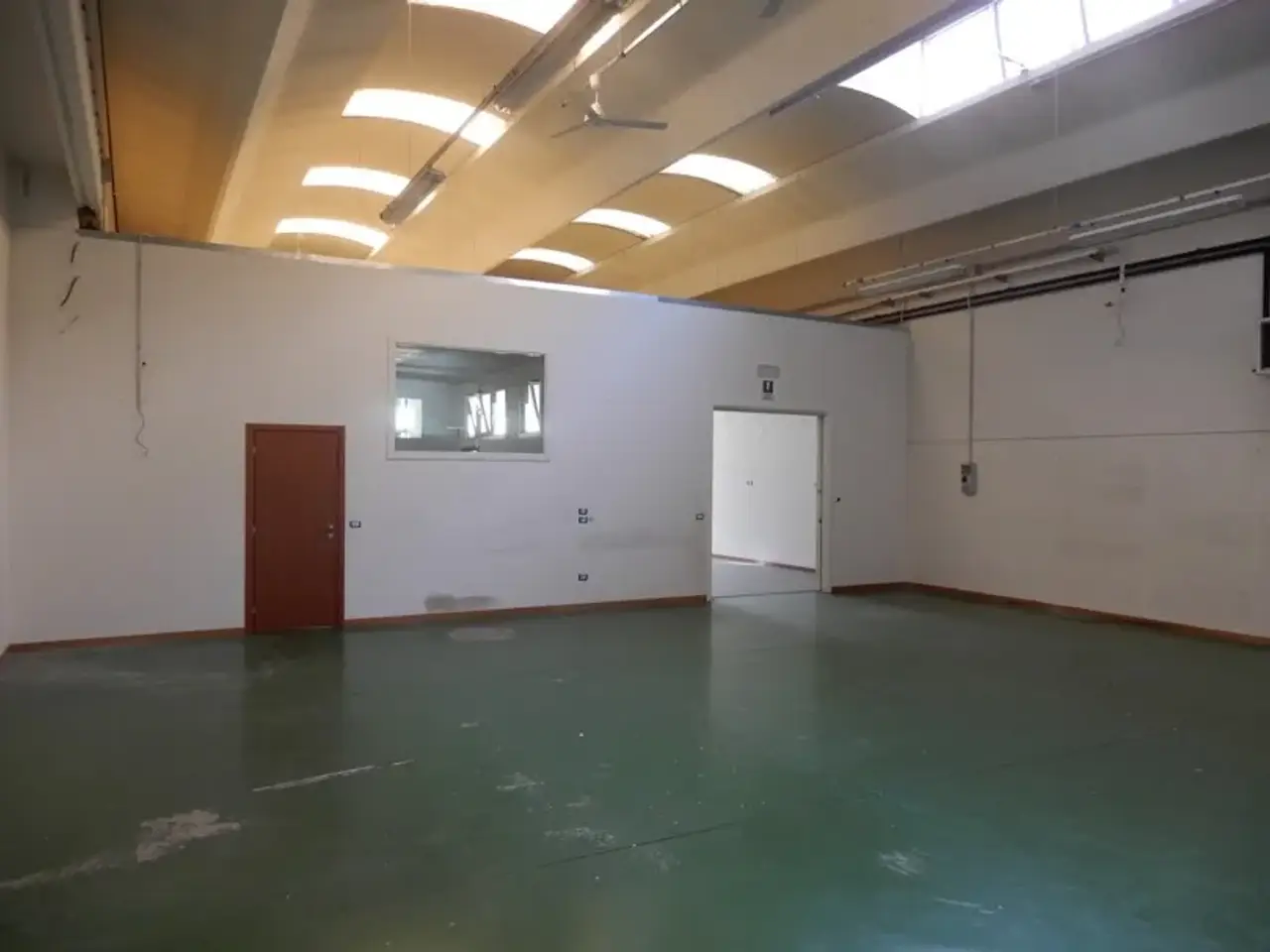 Capannone in Via Ercolani, Imola, Zona Industriale, Imola, {3} - Foto 1