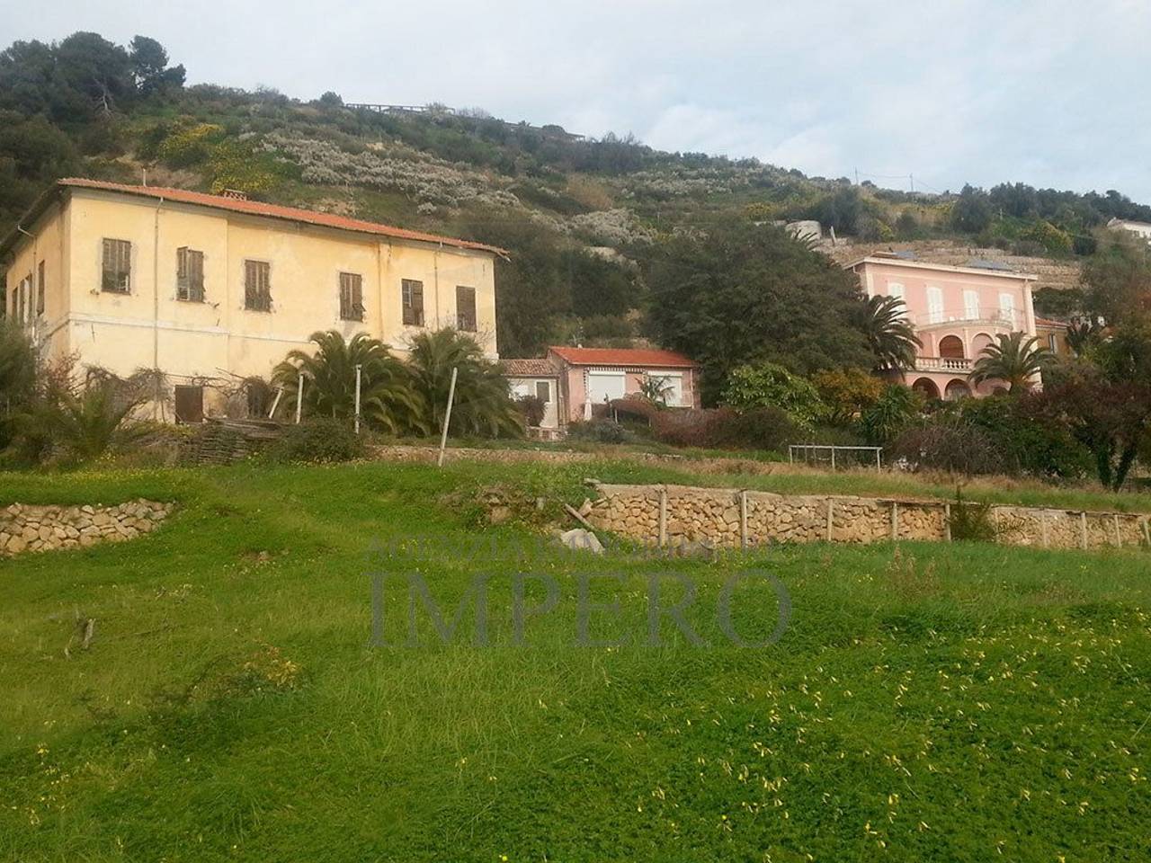 casa indipendente in vendita a Ventimiglia in zona Latte