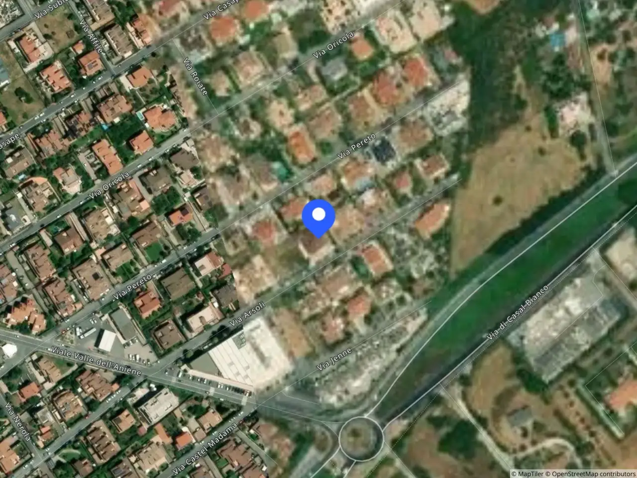Negozio in Via Arsoli 25 - Località Marco Simone 25, Guidonia Montecelio, {3} - Foto 2