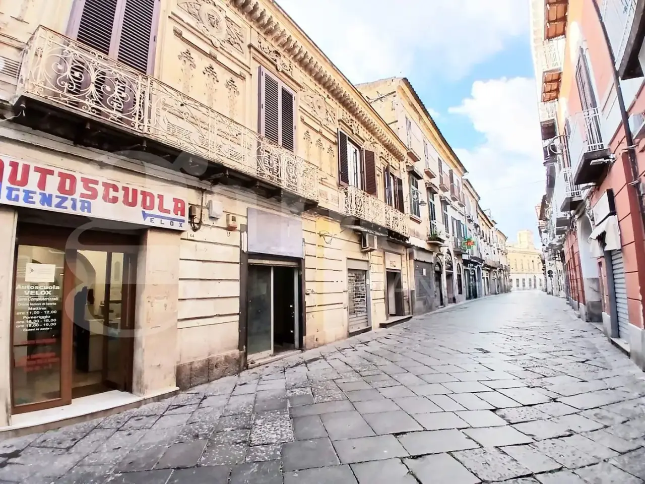 Negozio in Via Mazzocchi Snc, Santa Maria Capua Vetere, {3} - Foto 1