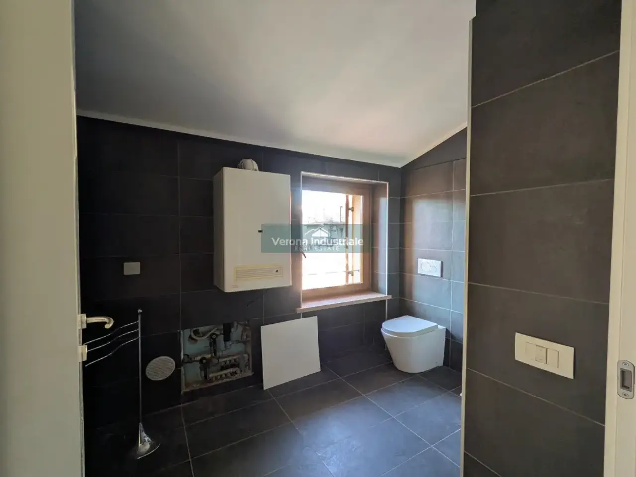 Ufficio in Via della Pace 35, Villafranca Di Verona, {3} - Foto 1