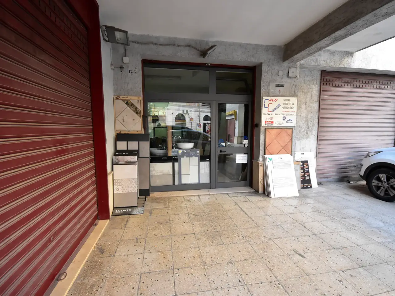 Locale commerciale in Corso Umberto 1°, Carovigno, Brindisi, Puglia, Italia, Carovigno, {3} - Foto 1
