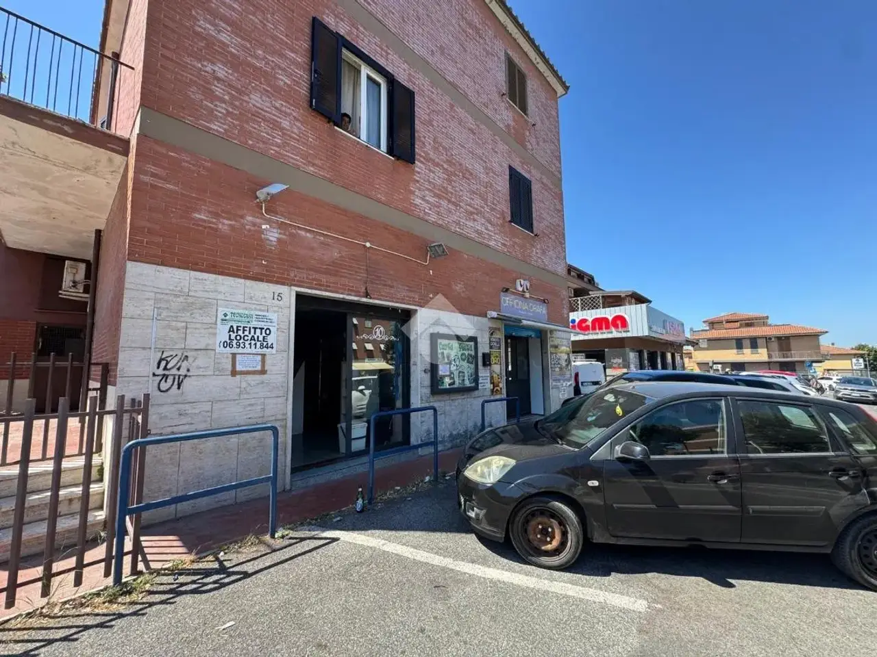 Negozio in Via del Mare 15, Albano Laziale, {3} - Foto 1