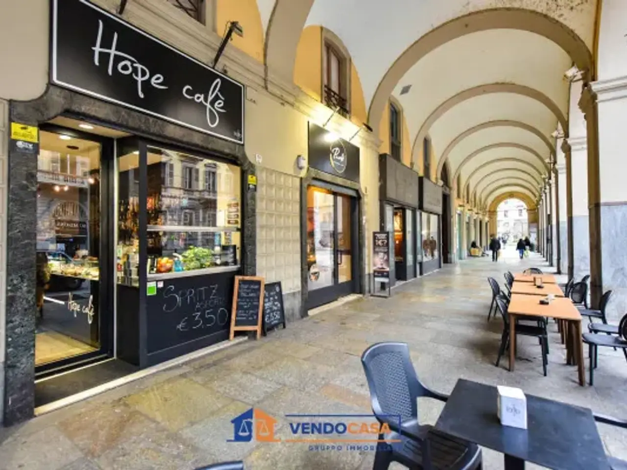 Negozio in Via Cernaia 16, Torino, {3} - Foto 1