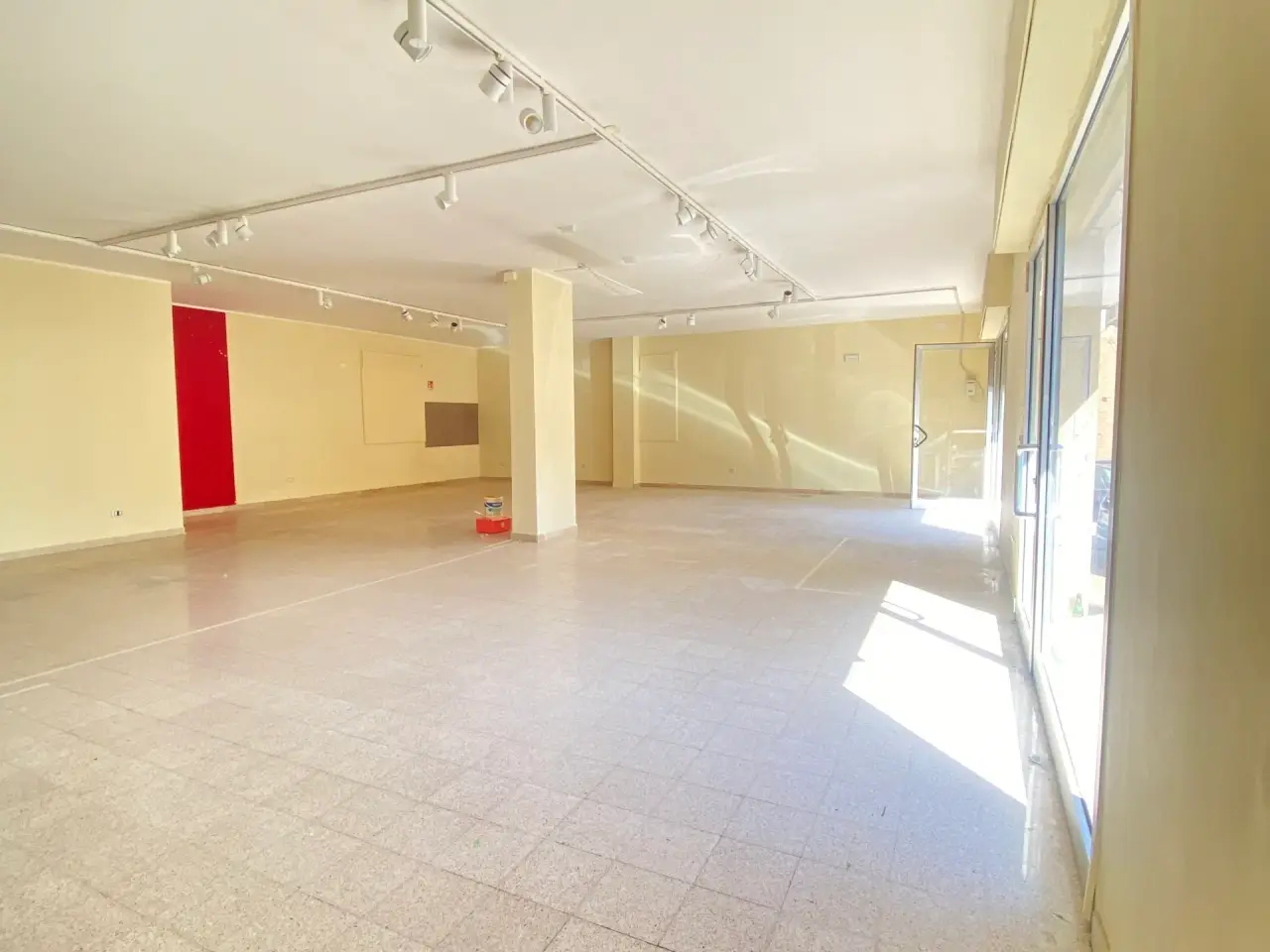 Negozio in Via Sbarre Superiori 58, Reggio Calabria, {3} - Foto 2