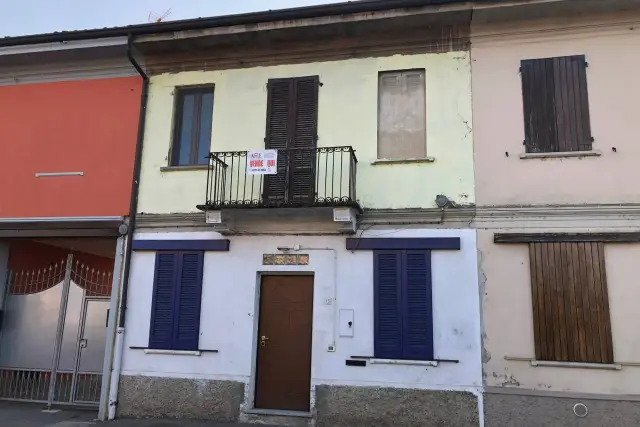 Detached house in Via Giuseppe Garibaldi 15/17, Livraga - Photo 1