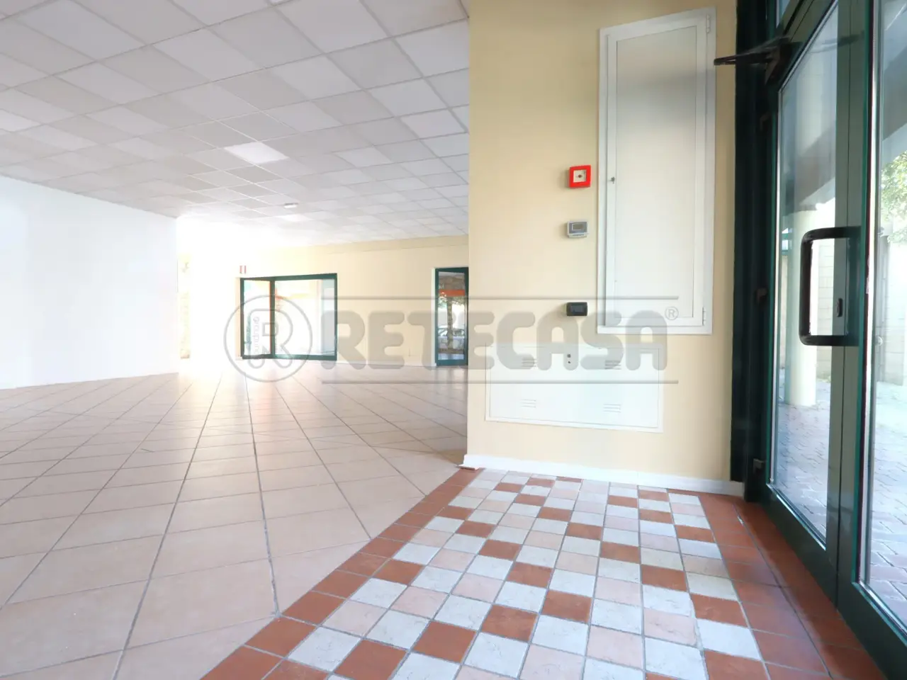 Palazzina commerciale in Contrà Corpus Domini, Brendola, {3} - Foto 2