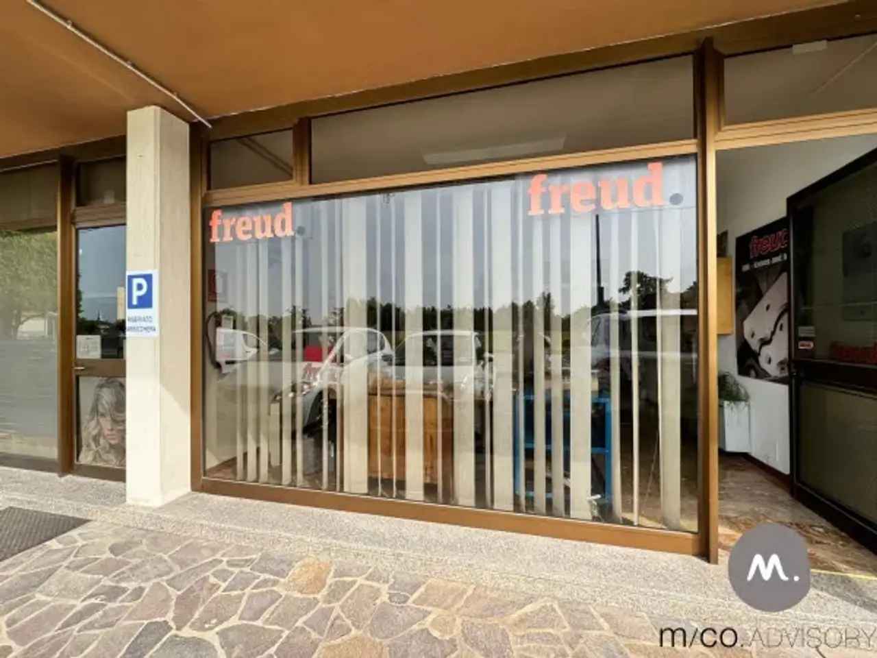 Negozio in Via Divisione Julia 19, Fiume Veneto, {3} - Foto 1