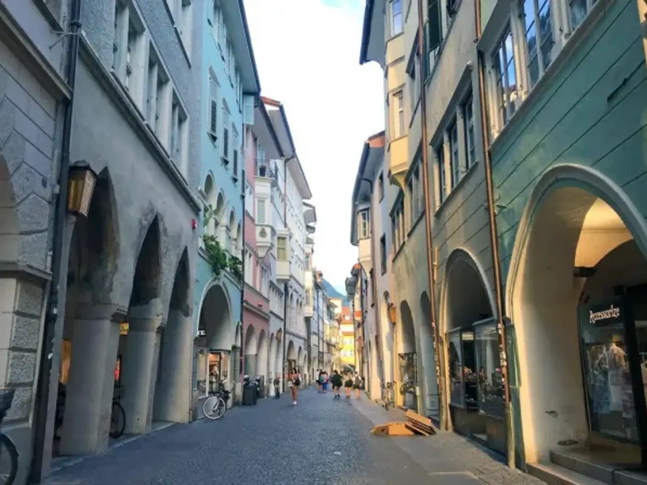 Negozio in Via Portici, Bolzano, {3} - Foto 1