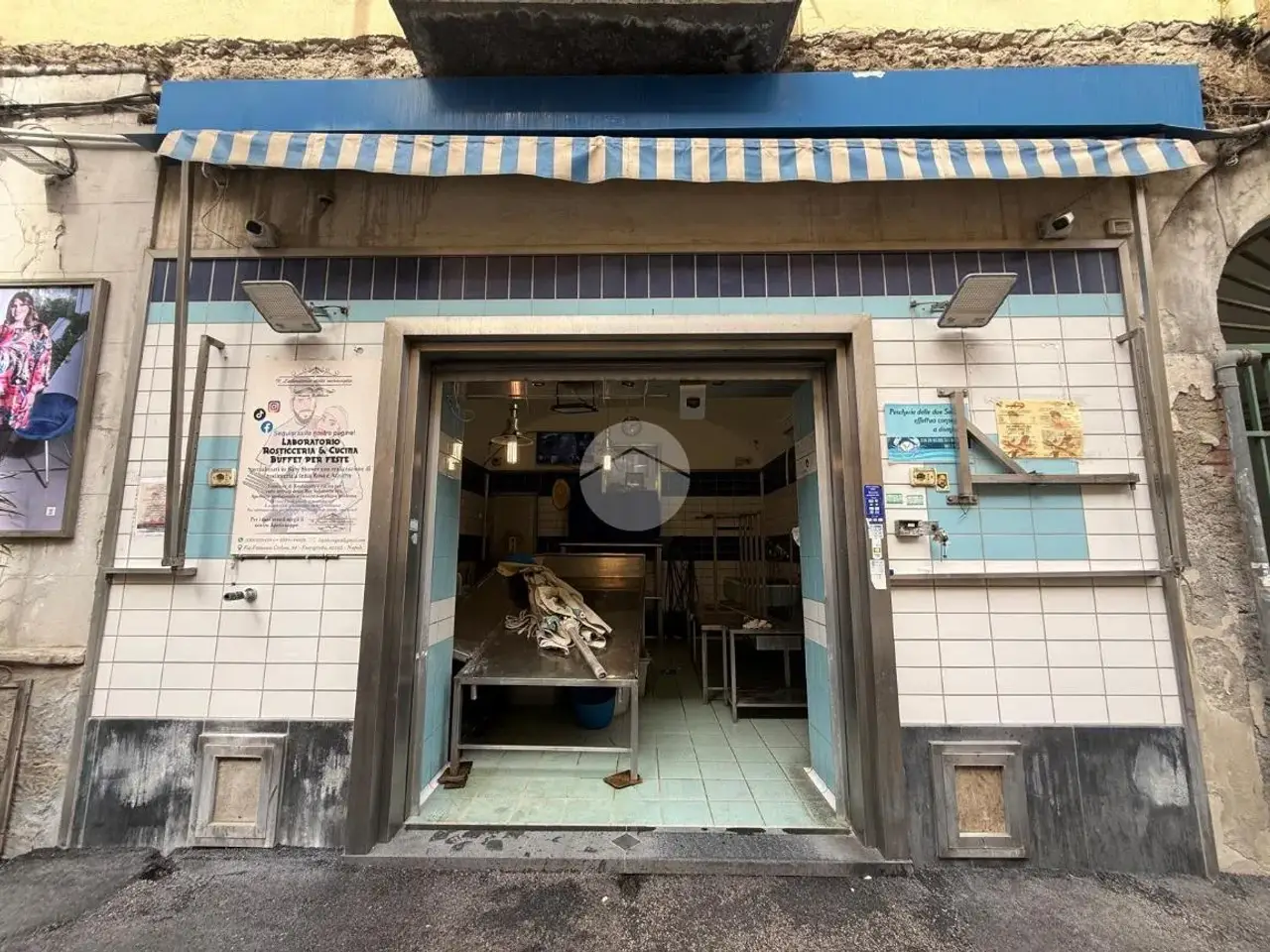 Negozio in Via Giacomo Leopardi 112, Napoli, {3} - Foto 1