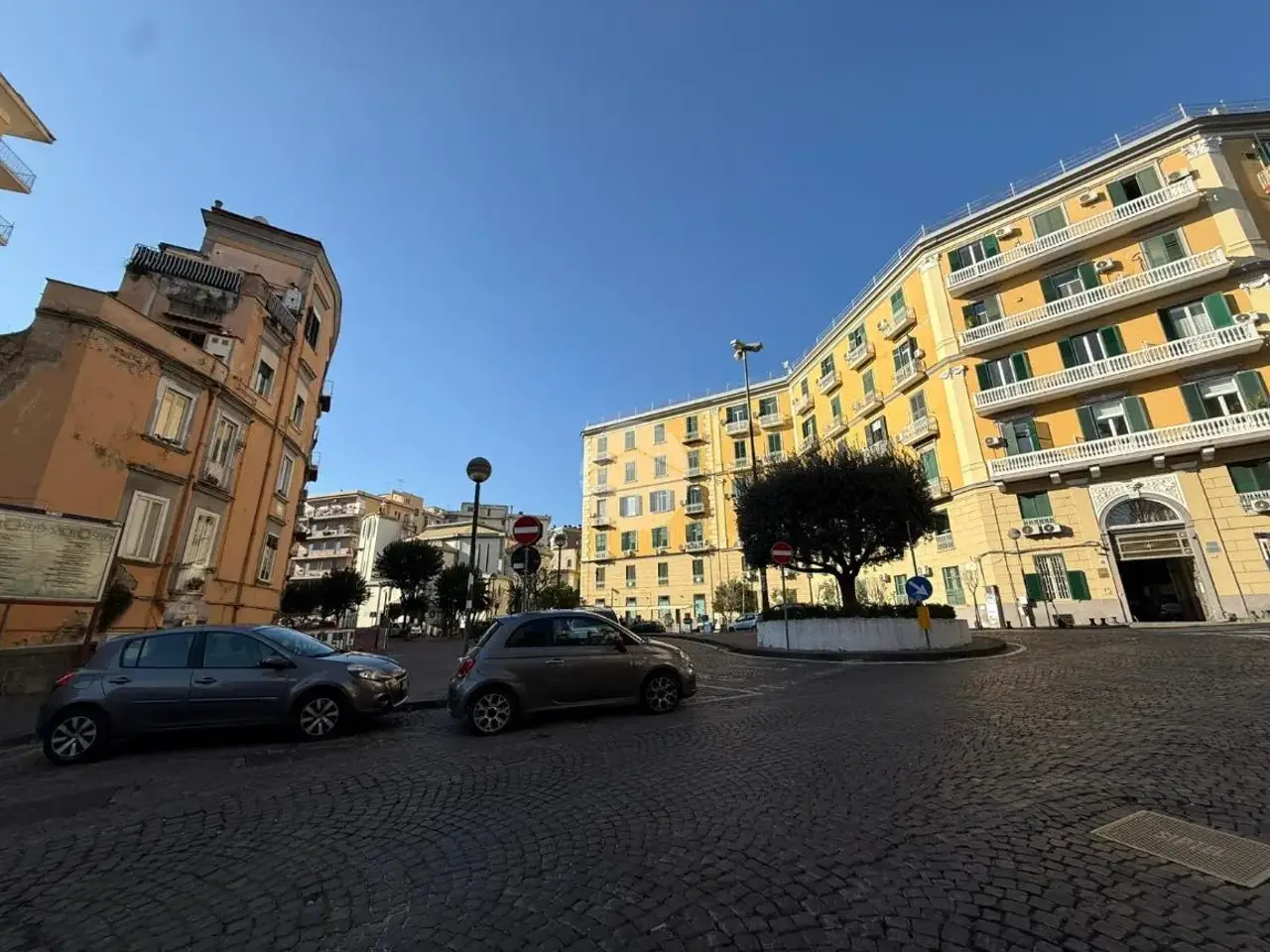 Negozio in Via Matteo Renato Imbriani 000, Napoli, {3} - Foto 2