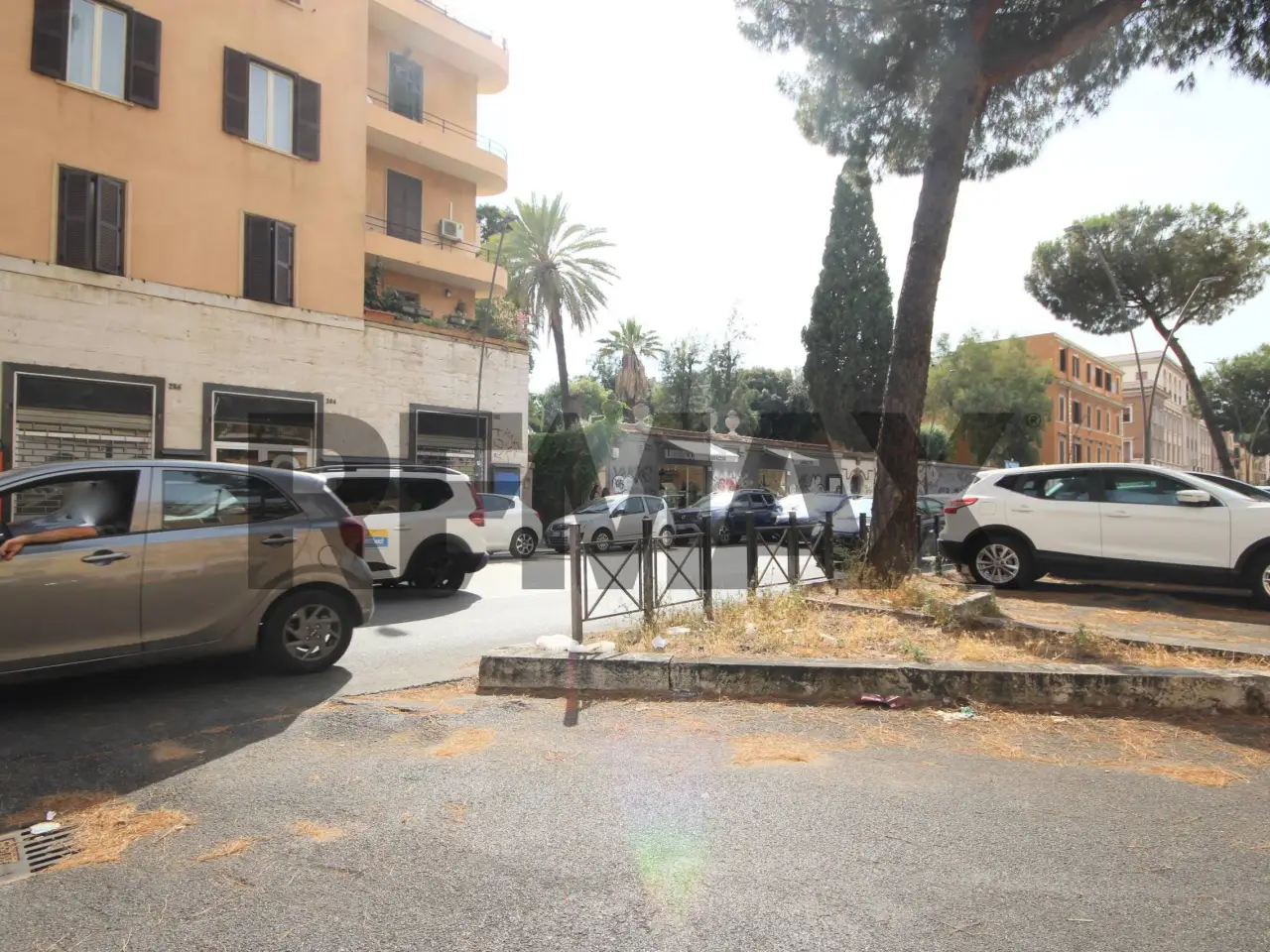 Negozio in Via Appia Nuova 296, Roma, {3} - Foto 2
