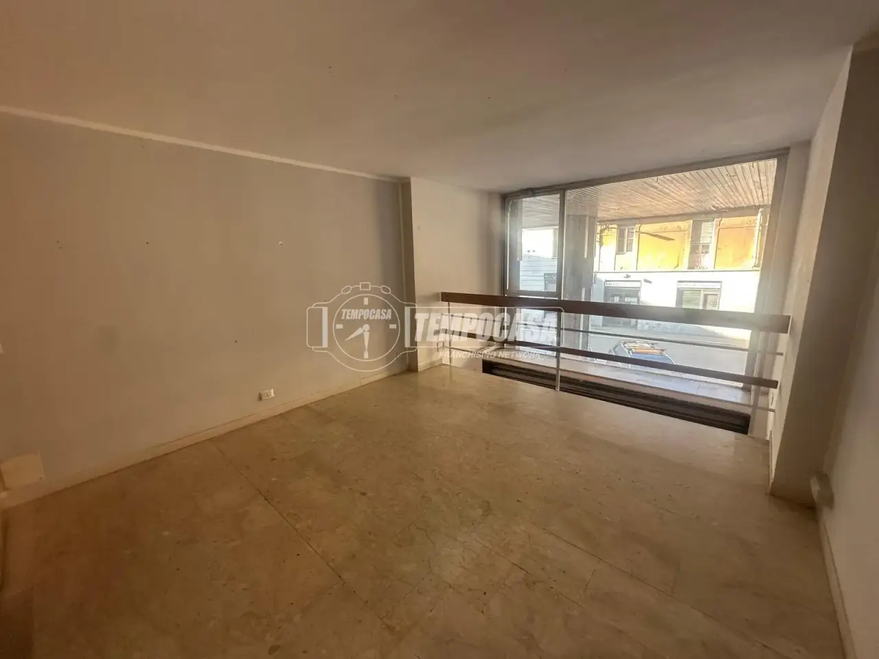 Negozio in Via San Rocco 28, Muggiò, {3} - Foto 1