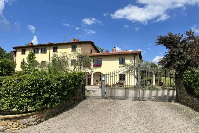 Mansion in Via Poggilupi, Terranuova Bracciolini - Photo 1