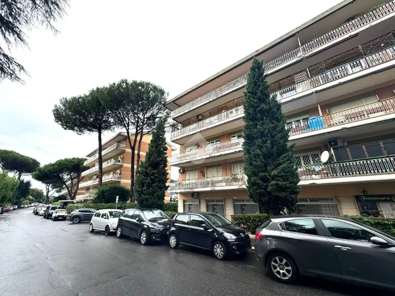 Negozio in Via del Fontanile Arenato 154, Roma, {3} - Foto 2