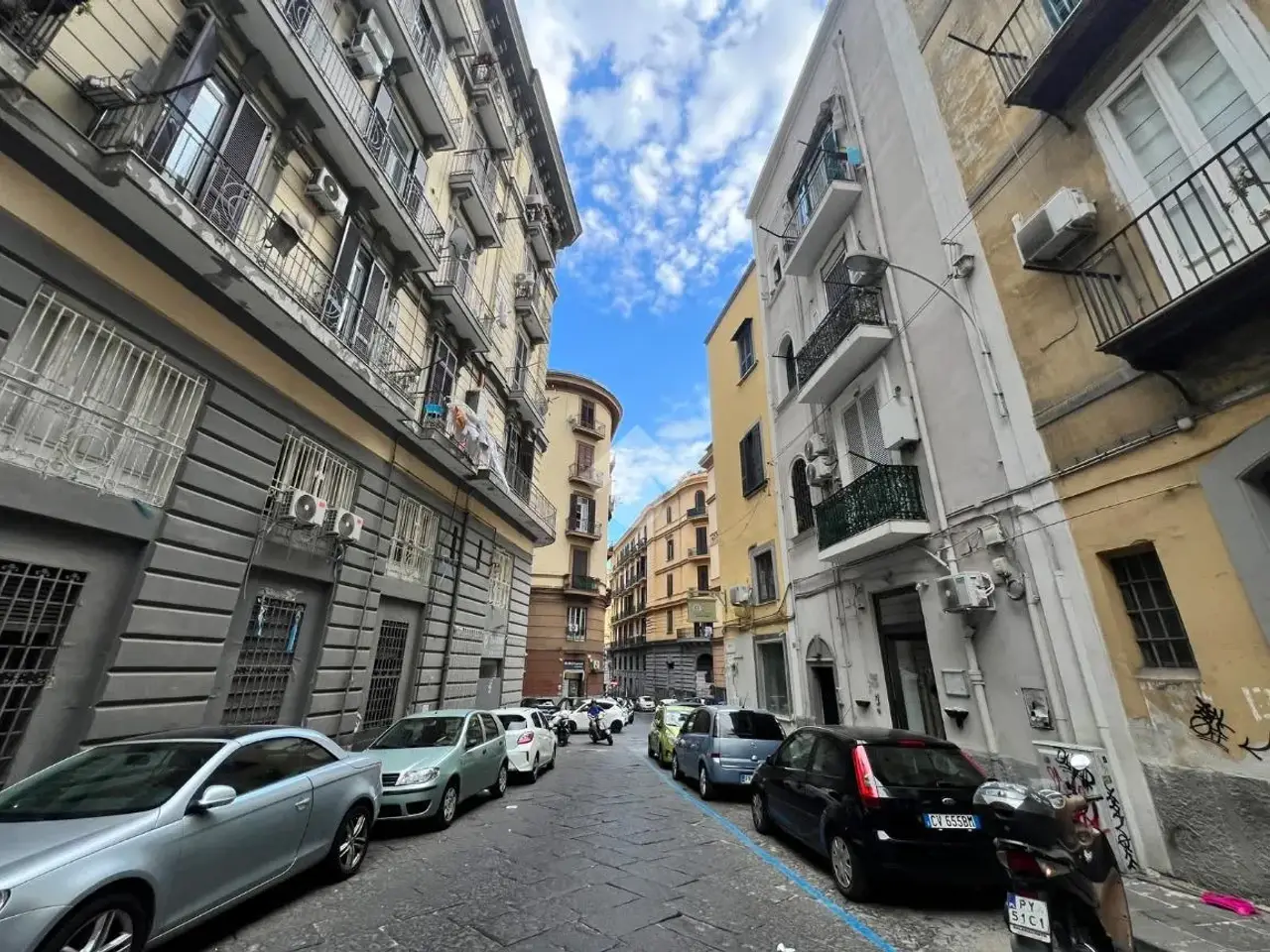 Negozio in Via Fiammetta 11, Napoli, {3} - Foto 2