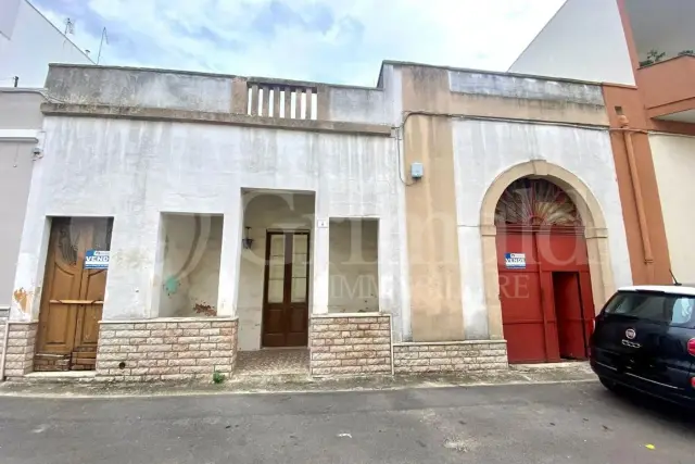 Detached house in Via Mazzini 6, Tuglie - Photo 1