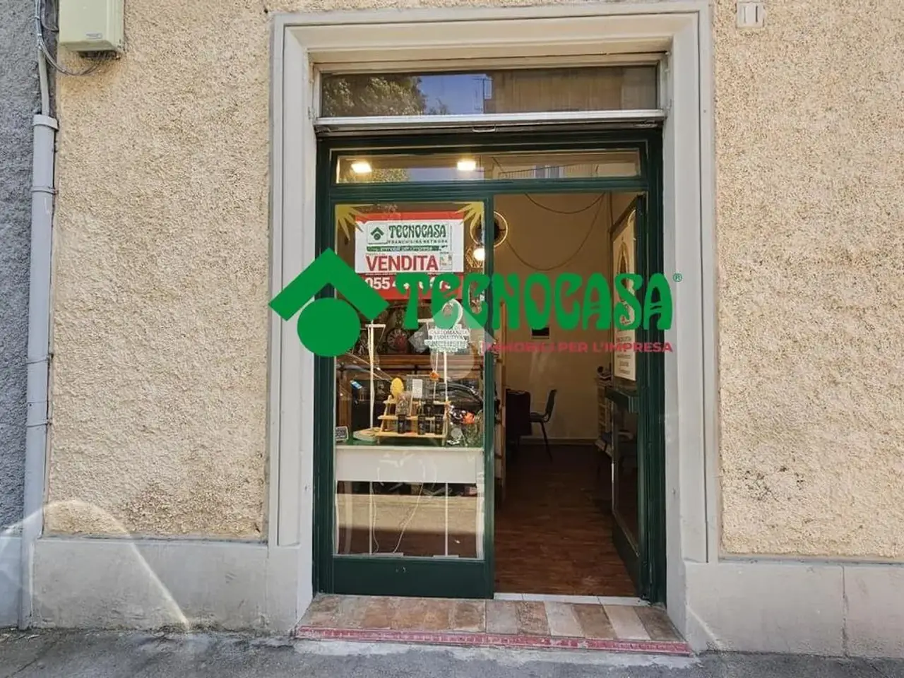 Negozio in Via Vittorio Locchi 47, Firenze, {3} - Foto 1