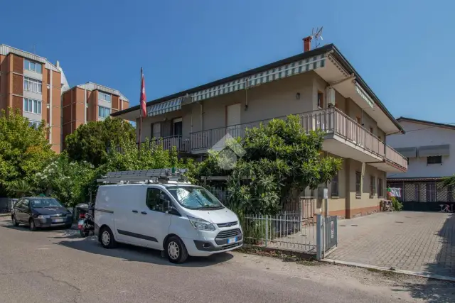 2-room flat in {3}, Viale Amedeo Modigliani 12 - Photo 1