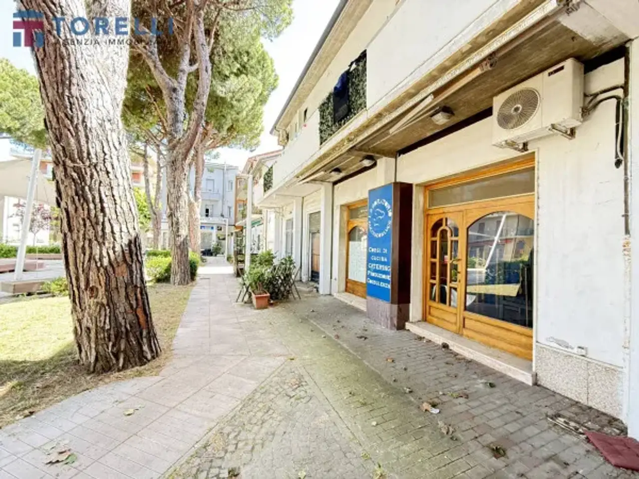 Negozio in Piazza Marcianò 2, Bellaria-Igea Marina, {3} - Foto 1