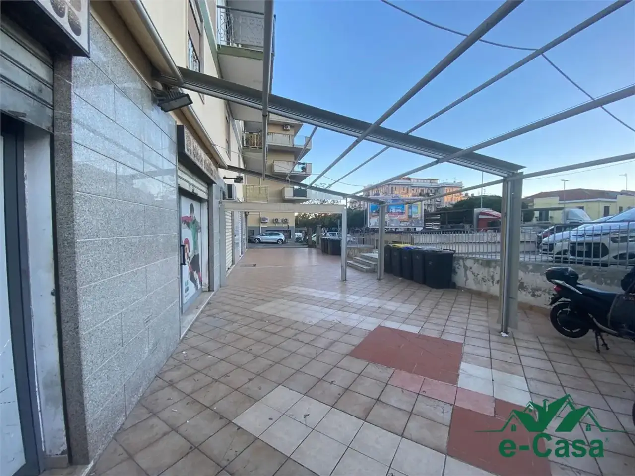 Negozio in Via Ogliastri 42, Messina, {3} - Foto 2