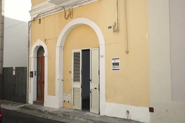 Casa indipendente in vendita, Via Crispi, Parabita - Foto 1