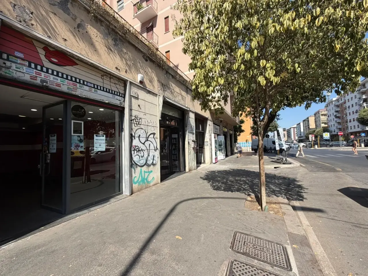 Negozio in Via Tuscolana 1076, Roma, {3} - Foto 1