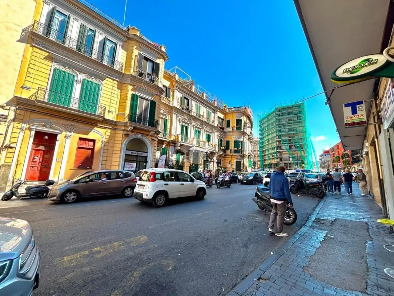 Negozio in Corso Vittorio Emanuele 21, Napoli, {3} - Foto 2