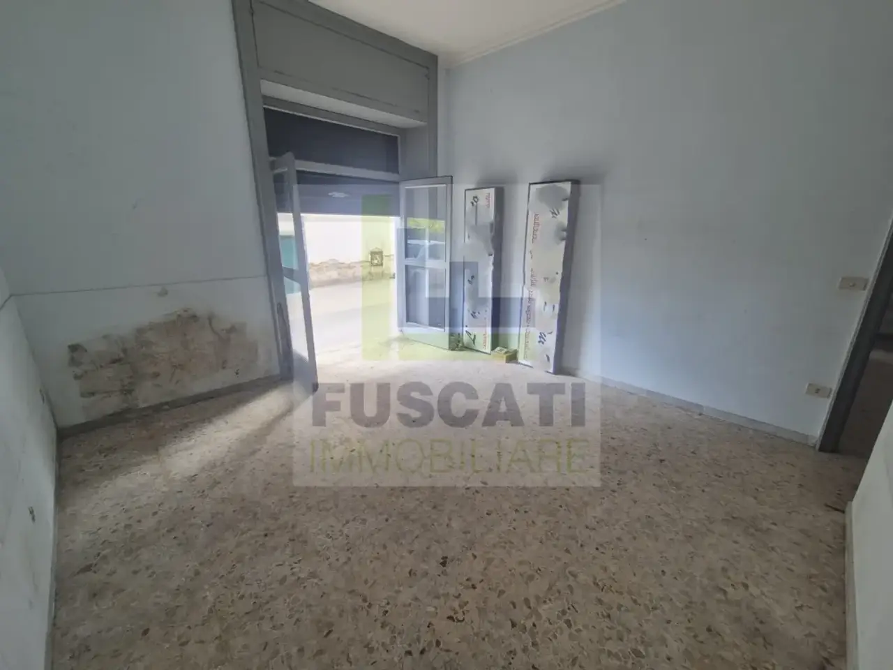 Locale commerciale in Via Sacro Cuore, Mugnano di Napoli, Napoli, Campania, 80018, Italia, Mugnano Di Napoli, {3} - Foto 2