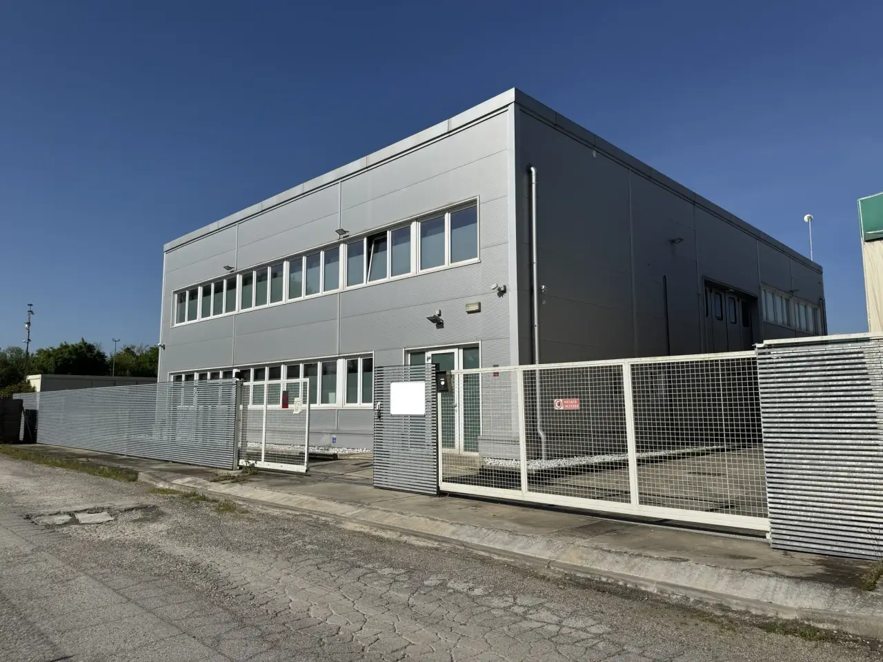 Capannone in Via dell'Industria 11, Cento, {3} - Foto 1