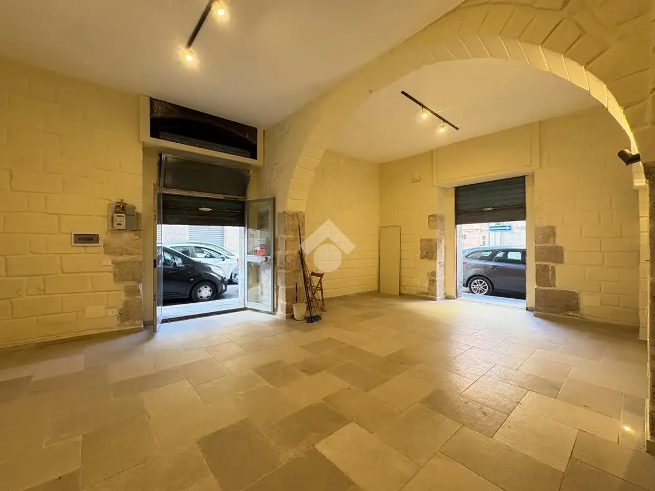 Magazzino in Via XX Settembre 67, Barletta, {3} - Foto 2