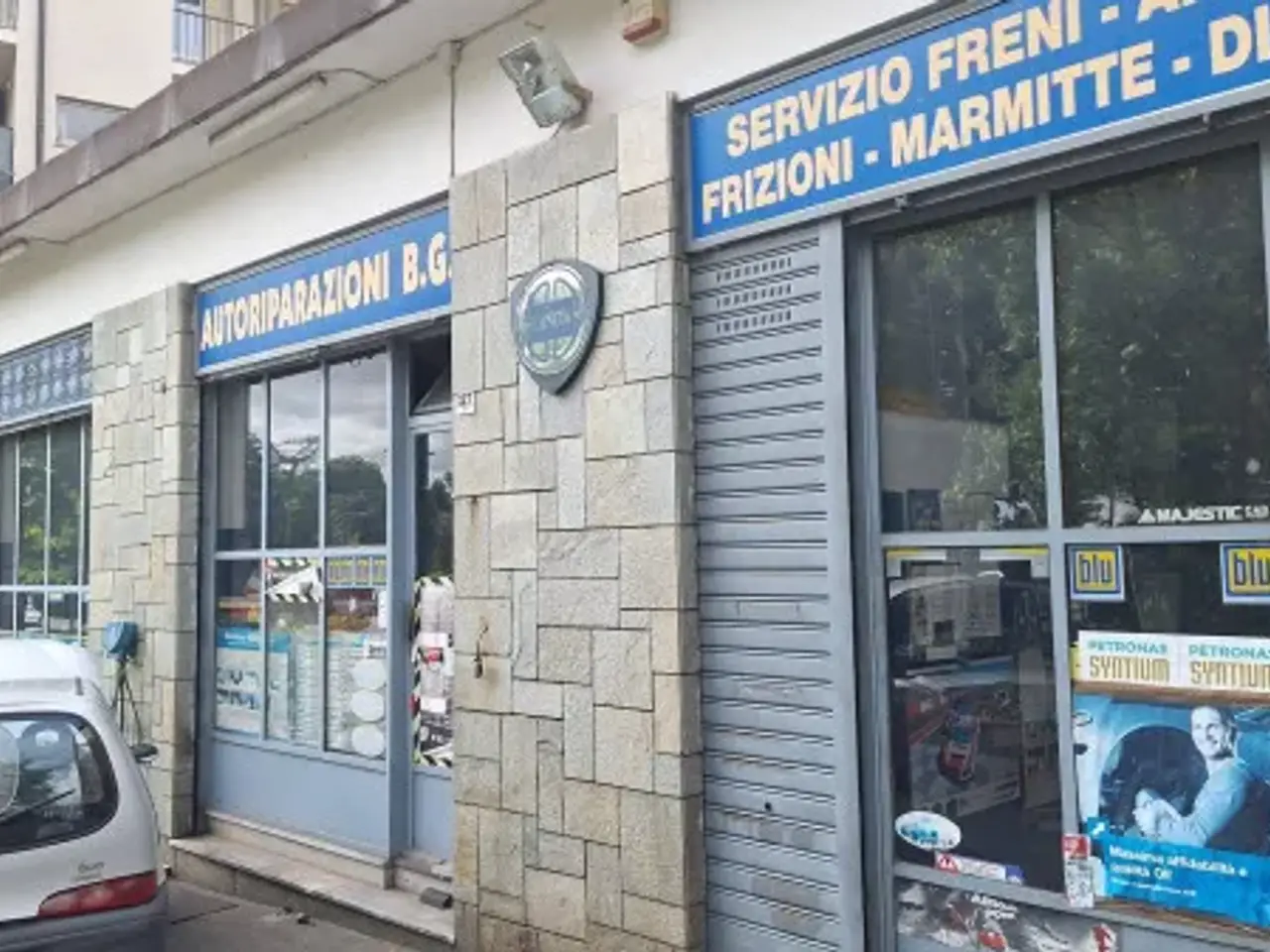 Carrozzeria in Via Giovanni Servais 127, Torino, {3} - Foto 1