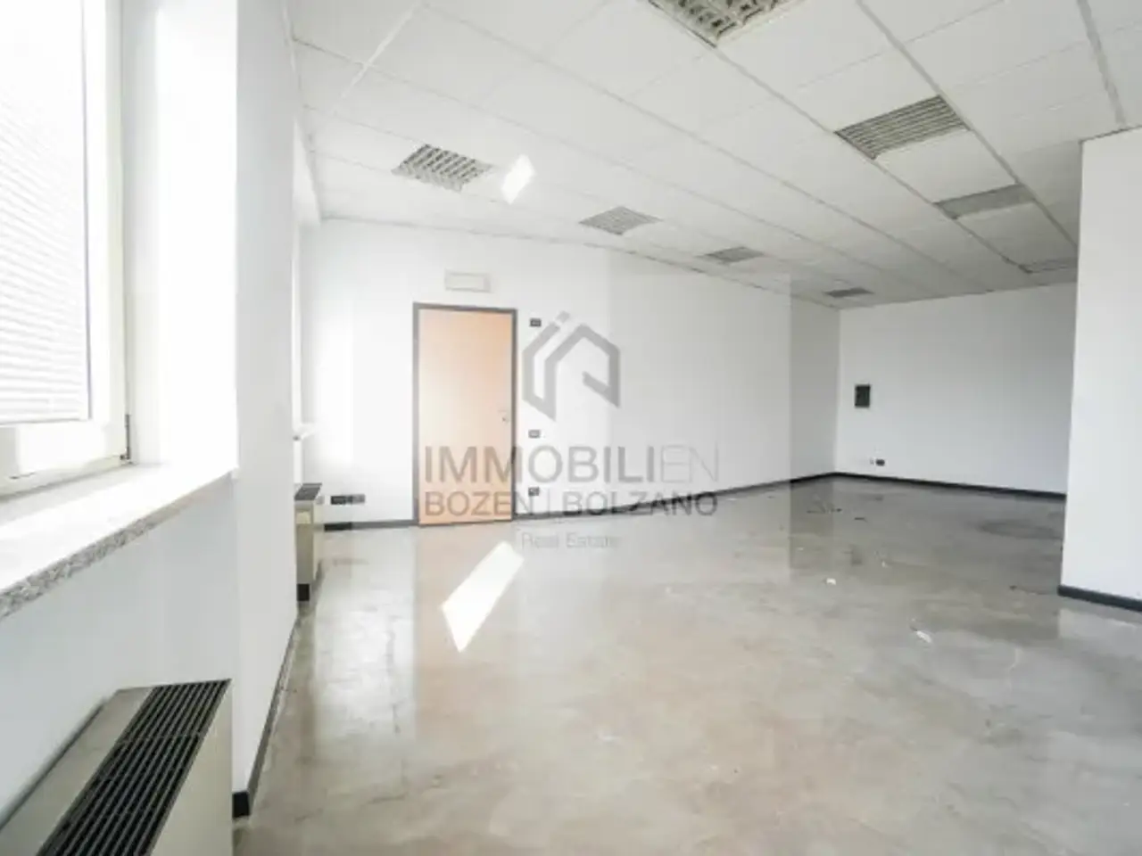 Ufficio in Via Maso della Pieve 7b, Bolzano, {3} - Foto 1
