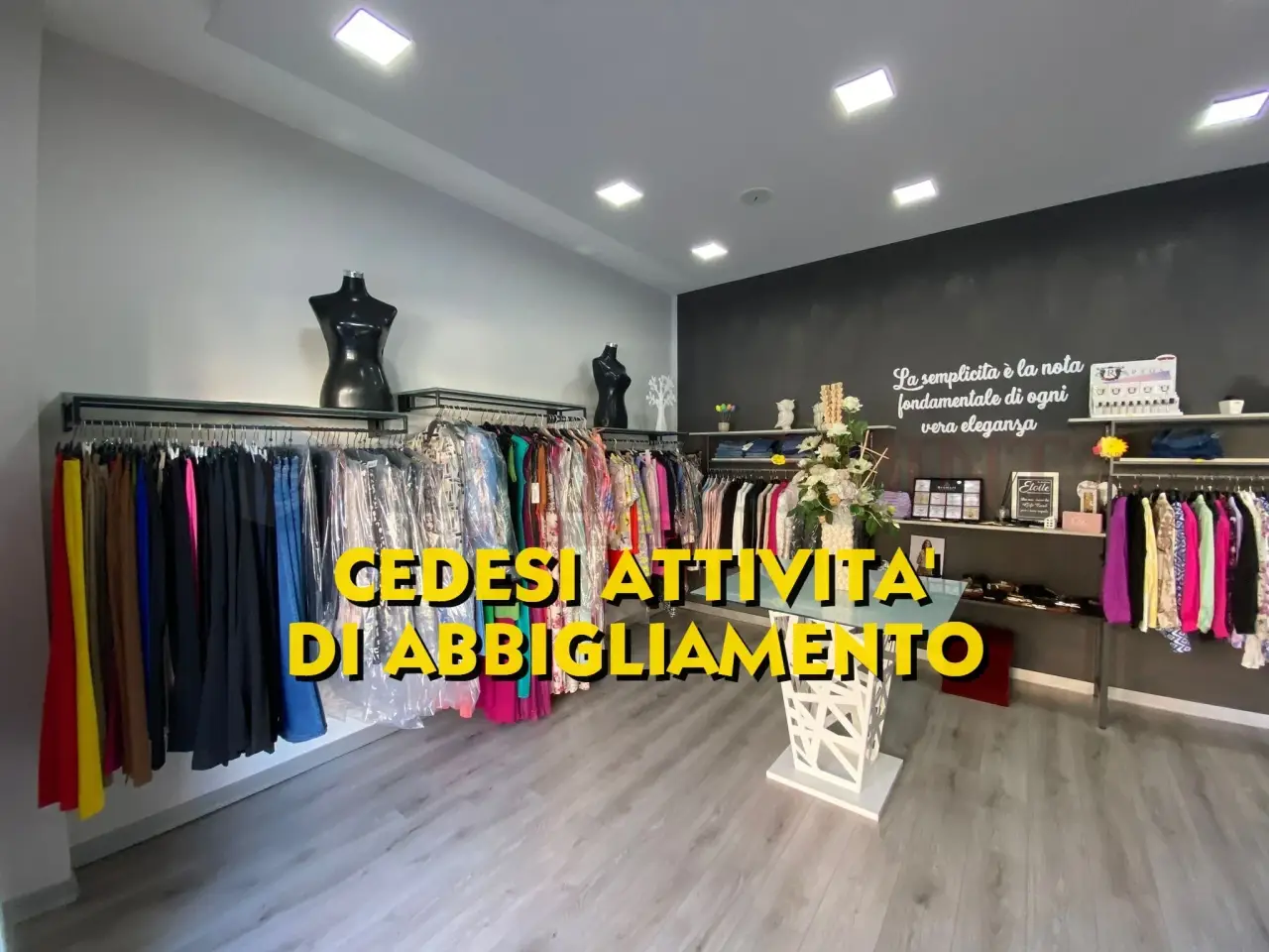 Abbigliamento in , Giugliano In Campania, {3} - Foto 1
