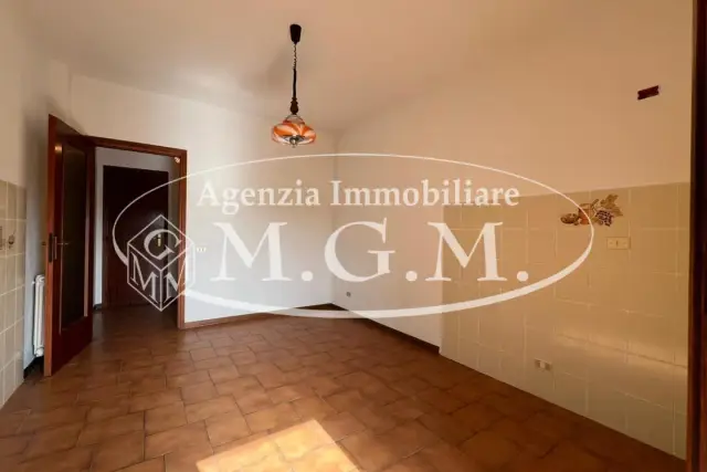 4-room flat, Santa Maria a Monte - Photo 1