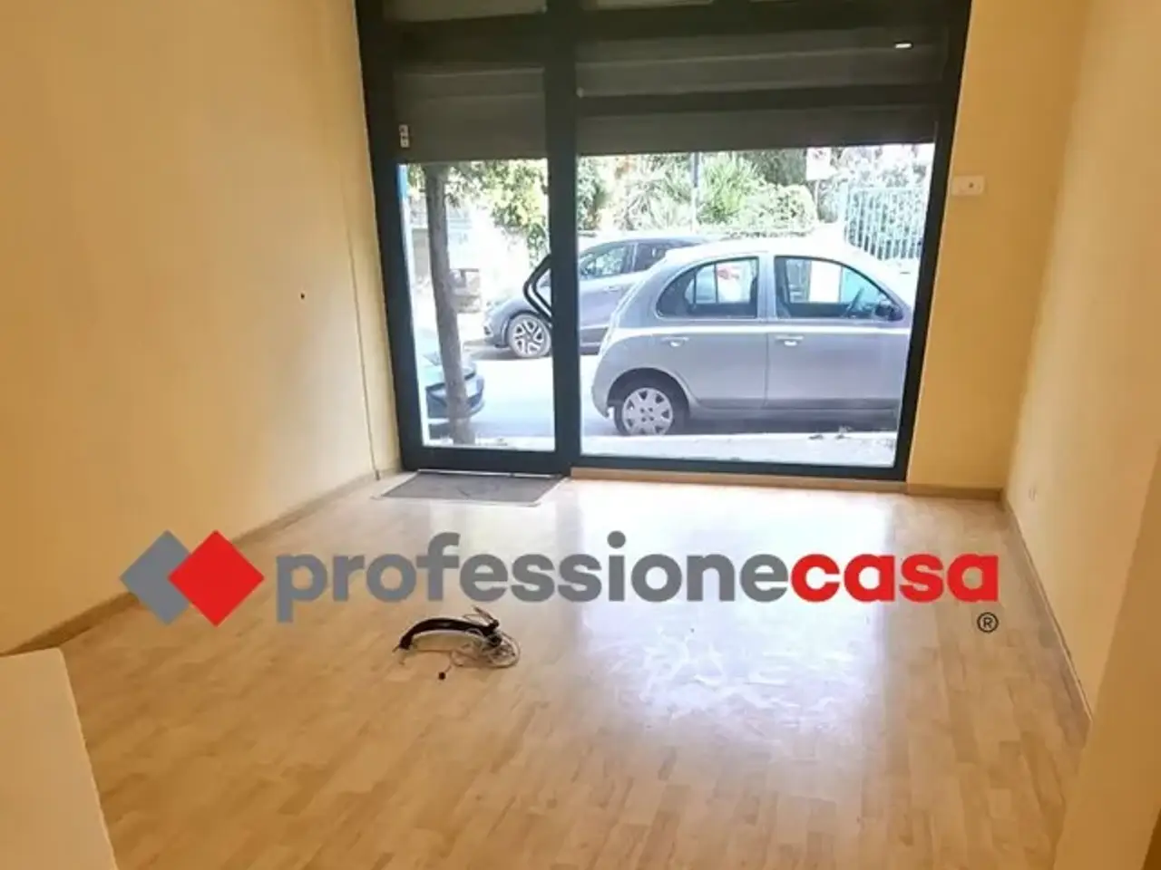 Negozio in Via Petrarca, Pomezia, {3} - Foto 1