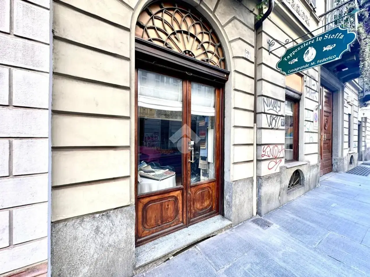 Negozio in Via Accademia Albertina 28, Torino, {3} - Foto 1