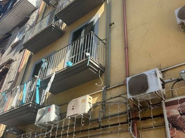 Palazzina commerciale in Via del Carmine 18, Napoli - Foto 1