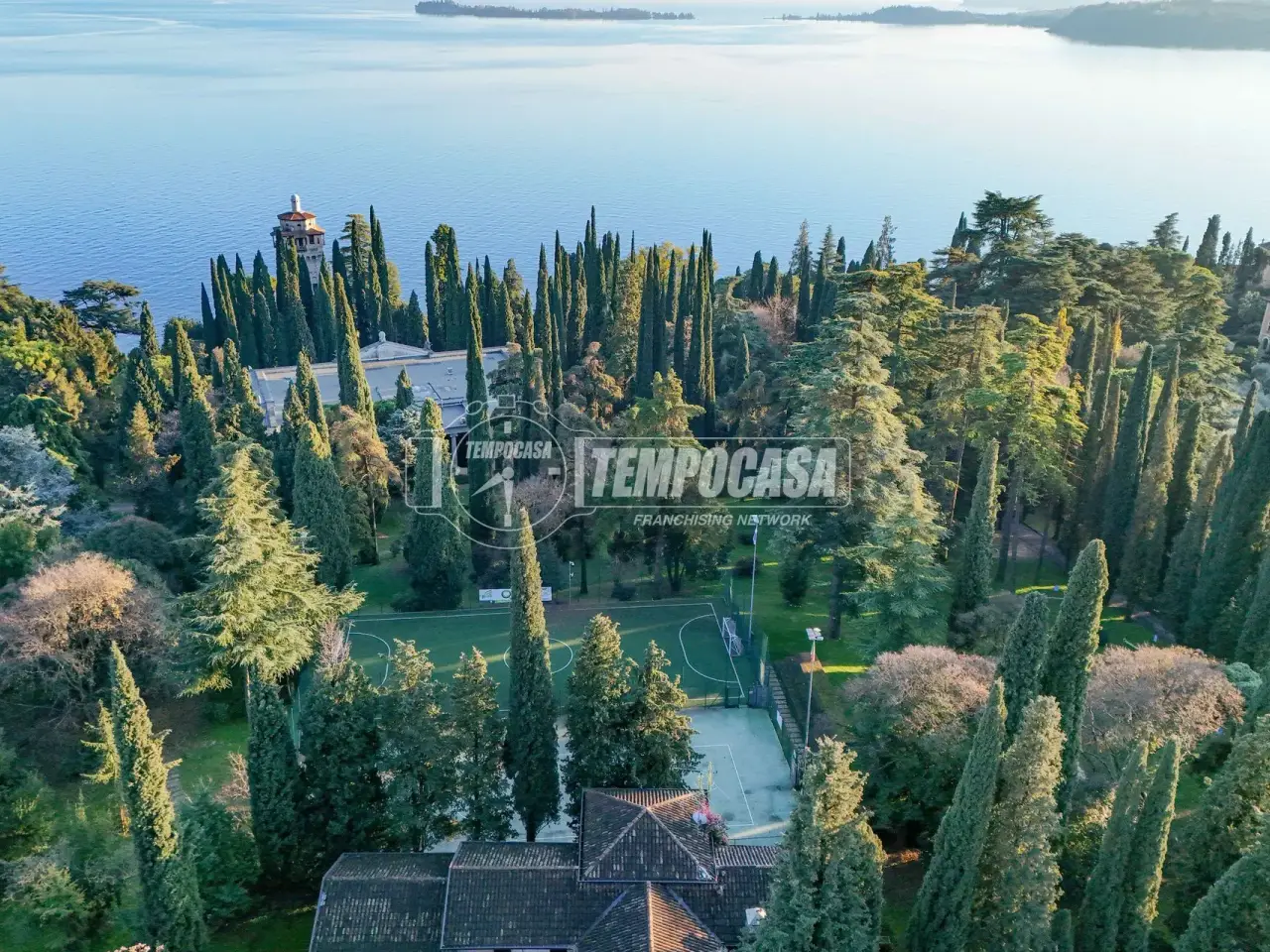 Palazzina commerciale in Via dei Colli 10, Gardone Riviera, {3} - Foto 1
